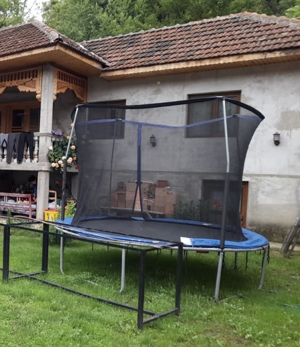 Trambulina mare pentu copii