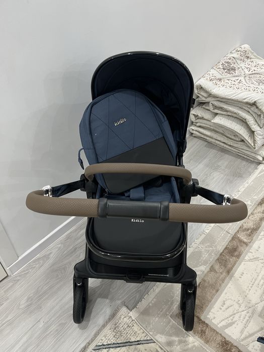 Продам прогулочная коляска Kidilo D900