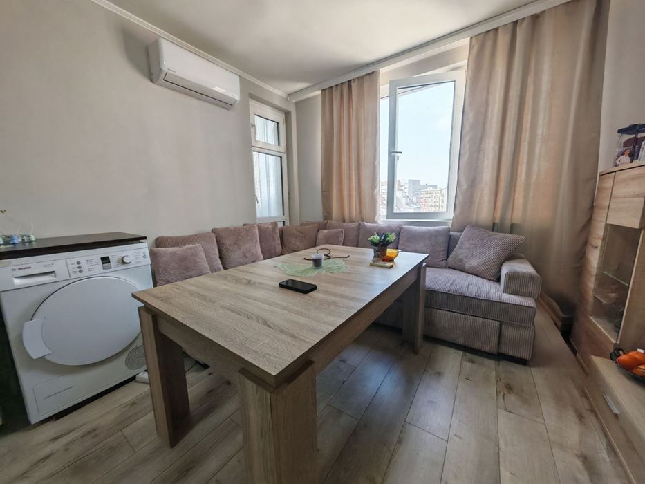 Обзаведен двустаен апартамент в Меден рудник зона А - преустроен в тр