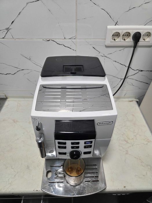 Espressor Automat DeLonghi Magnifica S ECAM 13.123.W Aparat cu Cafea Boabe