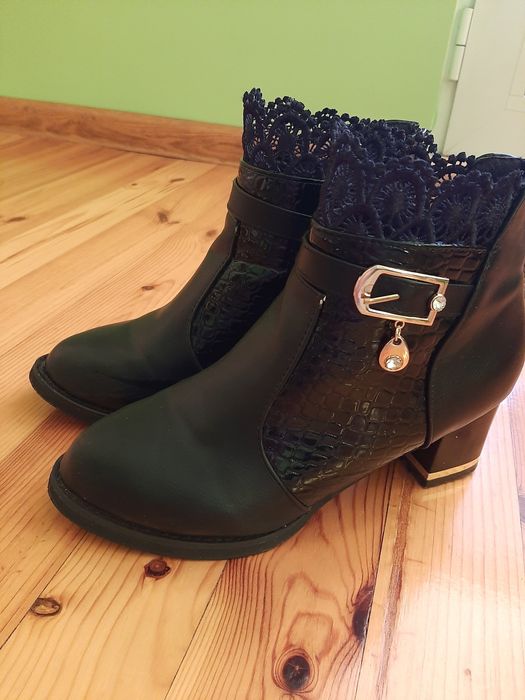 Намалям Дамски боти номер 39