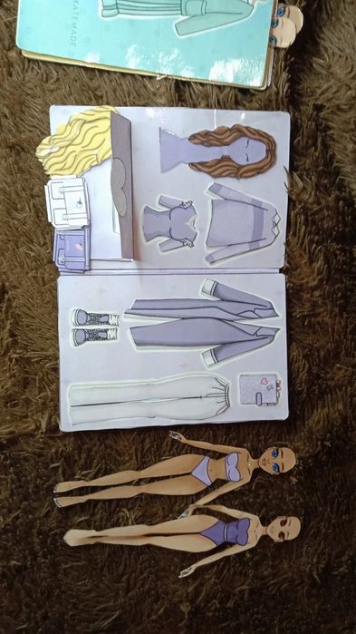 3 набора кукл с одеждой