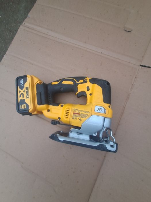 Pendular dewalt DCS 334.