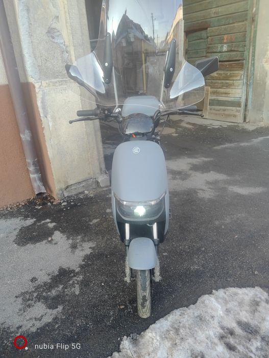 Scuter electric fara carnet