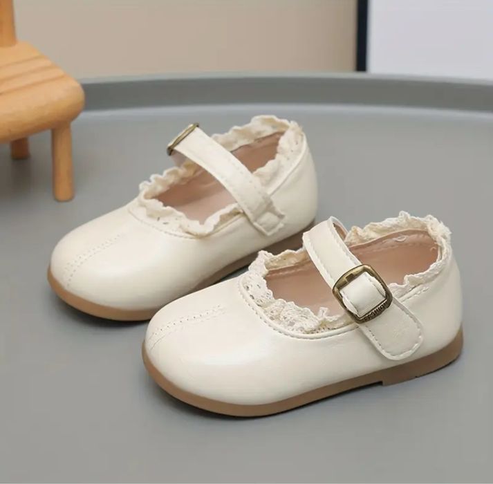 Новые туфельки на девочку