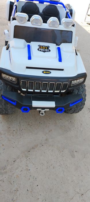 2кишилик машина  сотилади