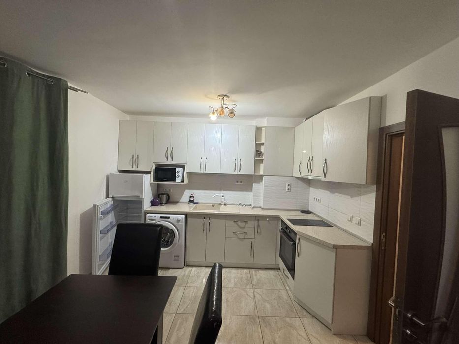 Дава се под наем Двустаен апартамент в Варна, Гръцка махала - 75 кв.м за 750 € - Снимка #1