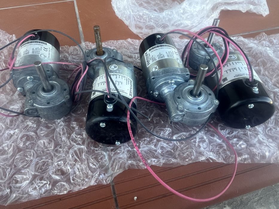 Motor electric cu reductor  24v