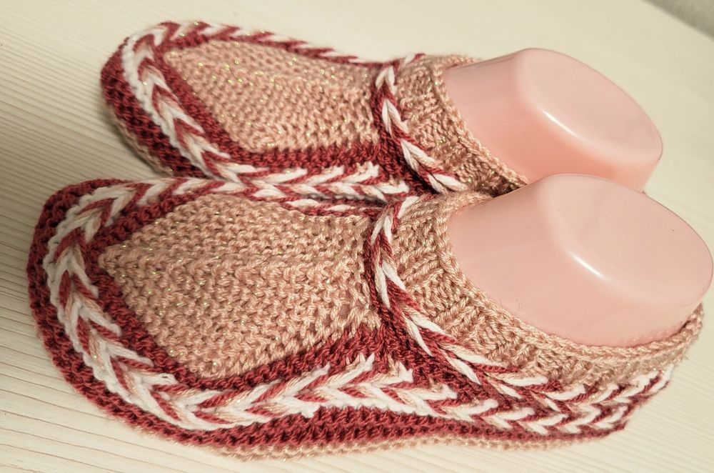 Продам тепленькие вязанные следки.