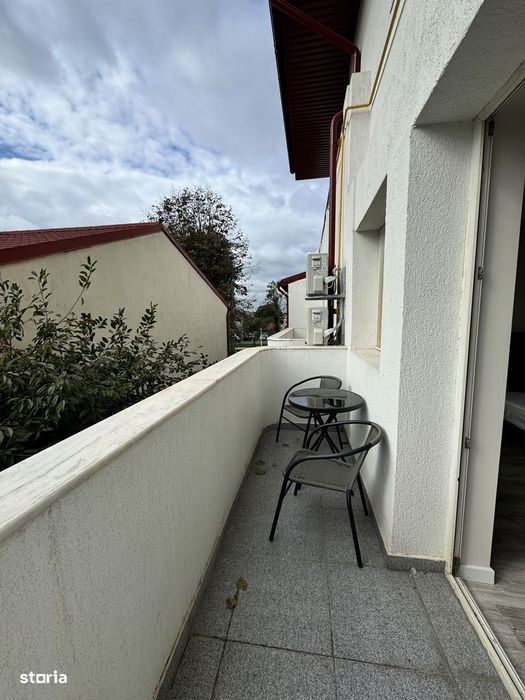 Garsonieră cu balcon, mobilată și utilata