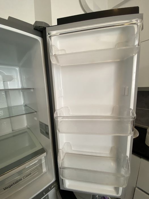 4 - х дверный холодильник DAEWOO