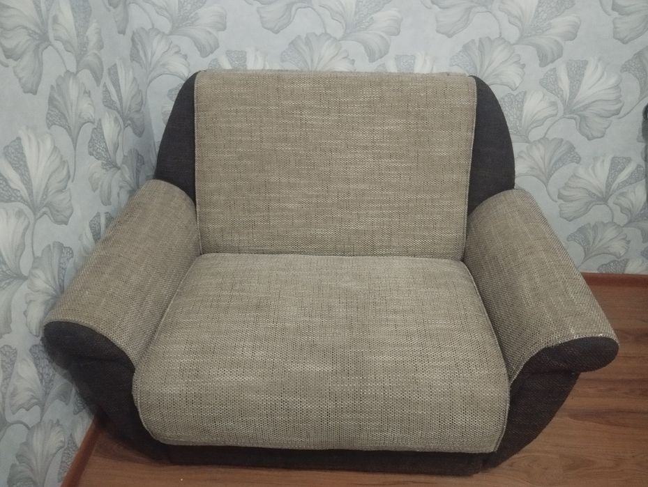 Продам кресло диван