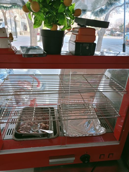 Топла витрина от Мерт М