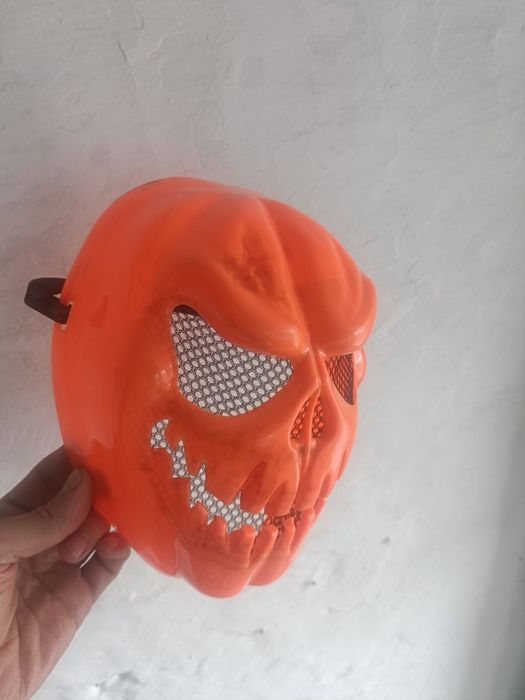 Маска на хэллоуин