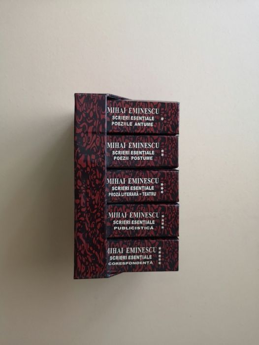 Carte liliput Scrieri esențiale Mihai Eminescu