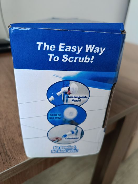 Безжична четка с сменяеми глави.