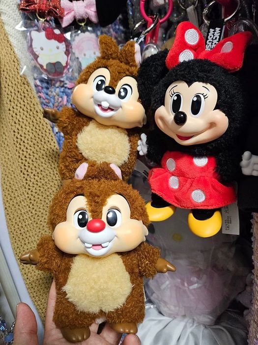 Игрушки от Pop Mart Mickey Family