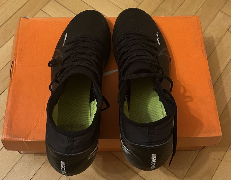 Продавам Запазени Футболни обувки Nike Mercurial