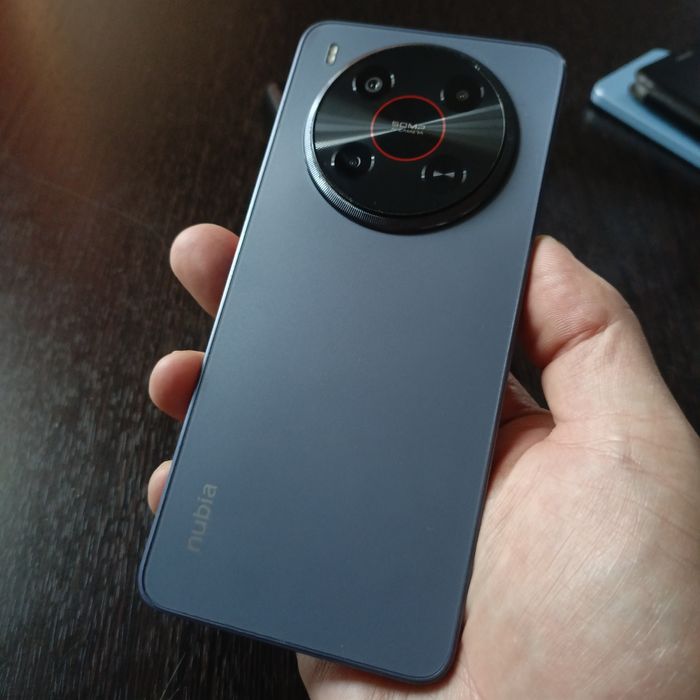 Продам ZTE Nubia V70 MAX