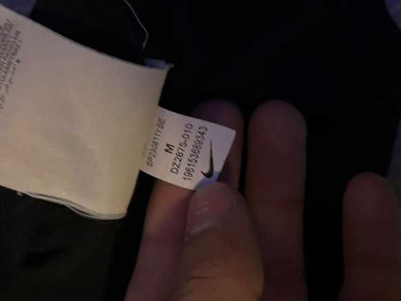 Tricou Nike – mărimea M (logo multiplu)