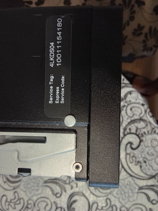 Маркова компютърна кутия Dell Vostro 3030SF със захранване дънна платка и лицензиран Уиндоус 11 про.