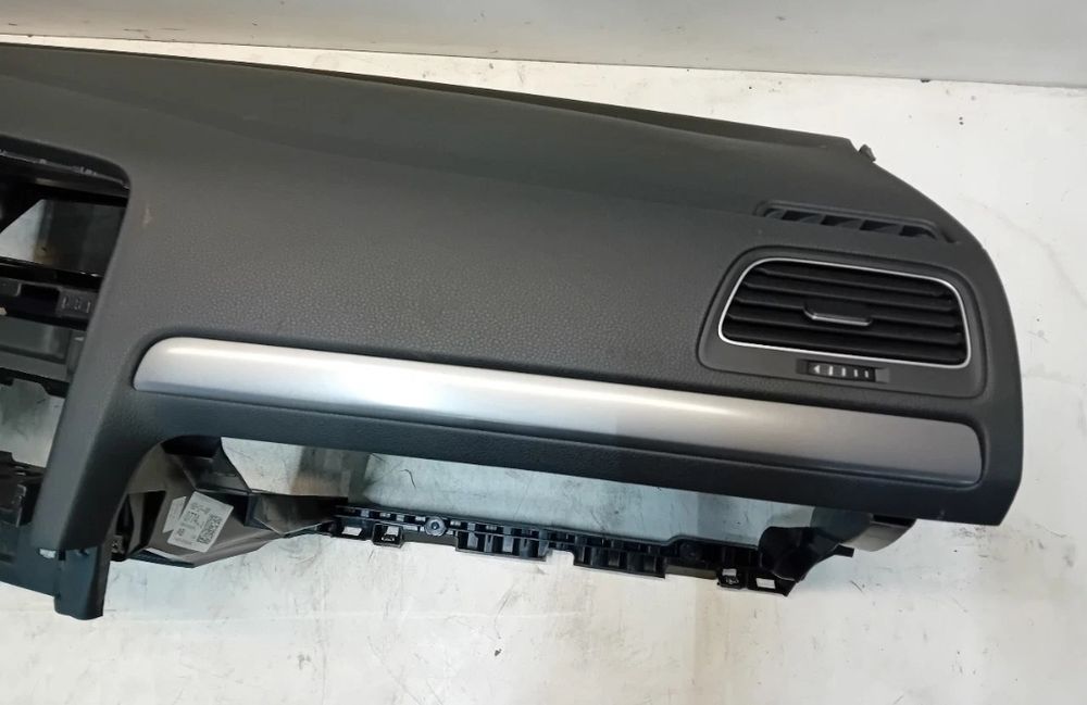 Plansa bord Volkswagen golf 7