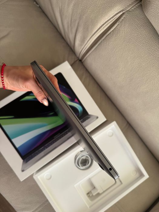 MacBook 13 Pro 2020 8GB/256GB