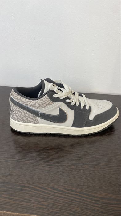 Кросовки Air Jordan 1 LOW SE V2