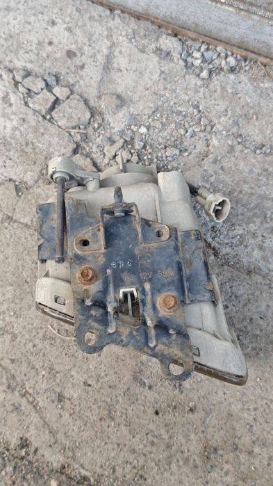 Продам противотуманку Субару