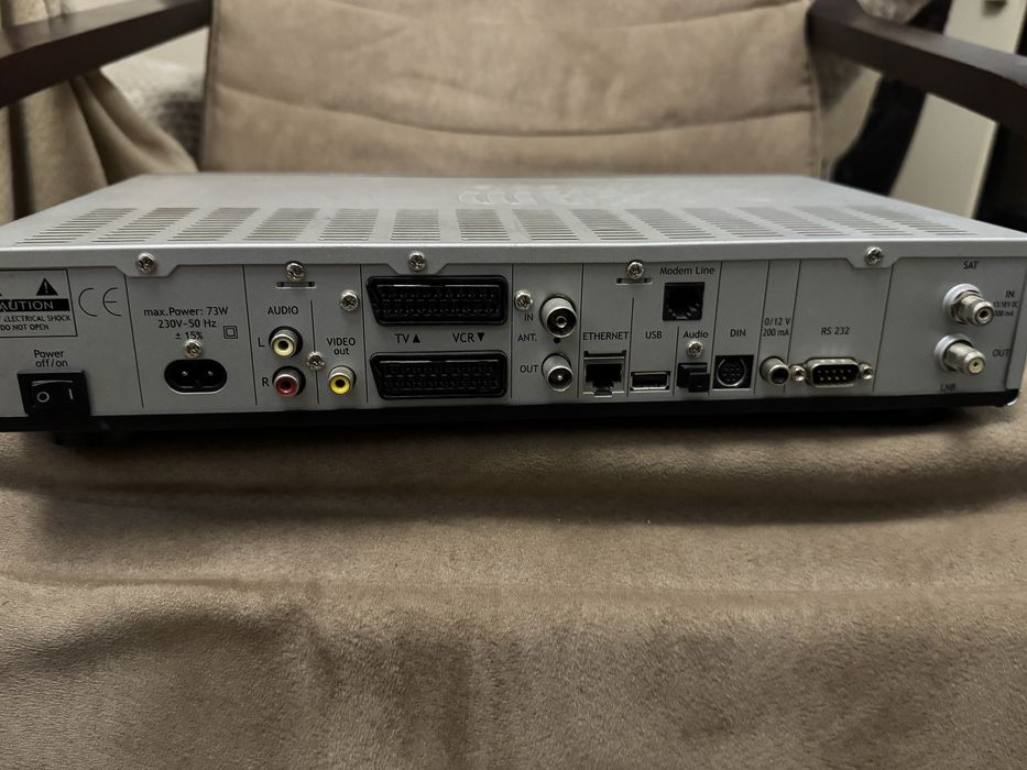 Продавам сателитен приемник DreamBox 7020-S original