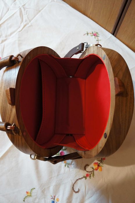 Клатч сумочка. дерево Карагач