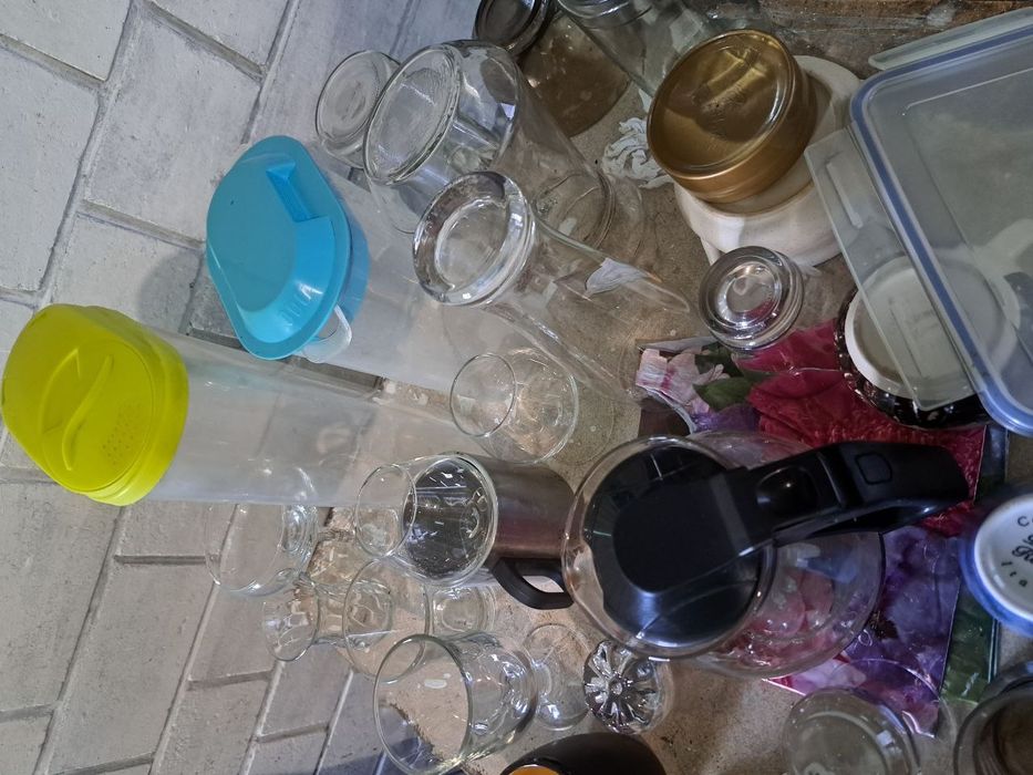 Продам посуду тарелки стаканы