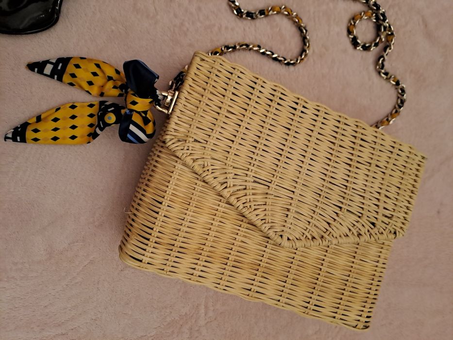 Чанти различни и колан