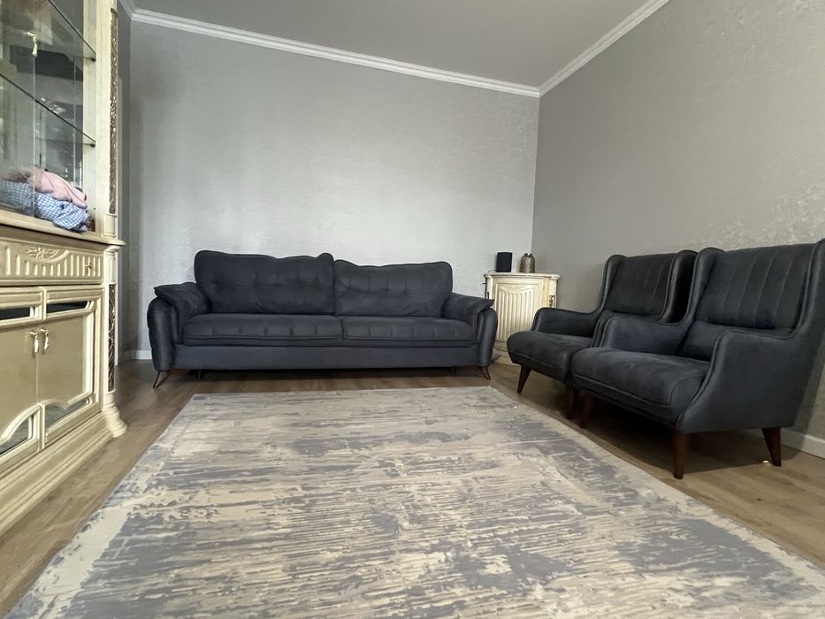 Диван и два кресла