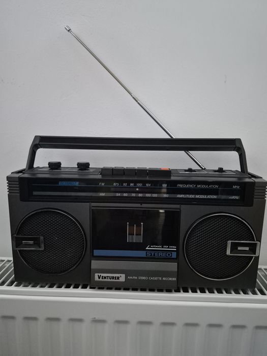 Vând Radio Venturer