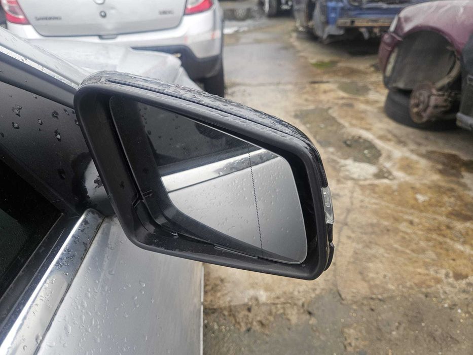 Oglinda stanga/dreapta Mercedes W204 2010 (PRET PE BUCATA)