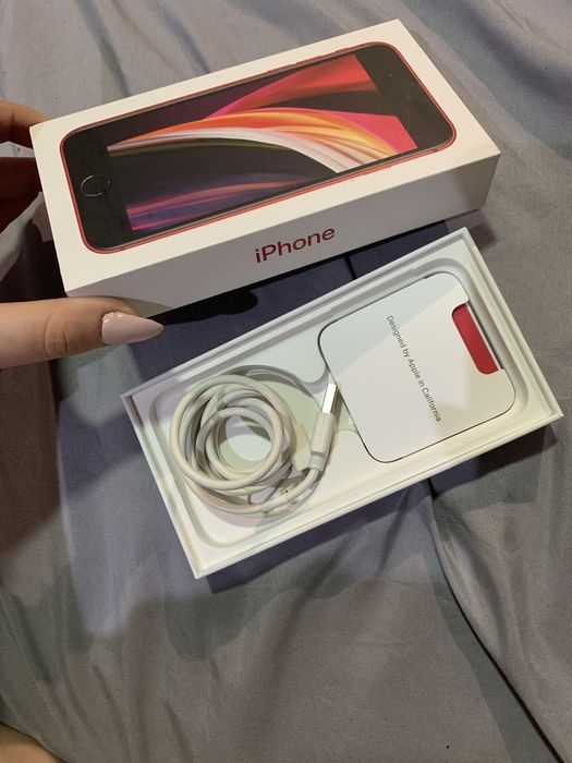 IPhone SE 2020 - червен 64 GB в отлично състояние