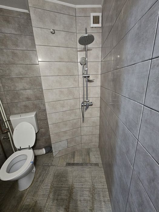 Închiriez apartament