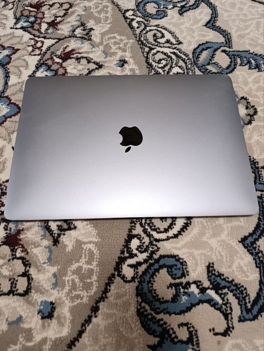 MacBook air M1 sotiladi