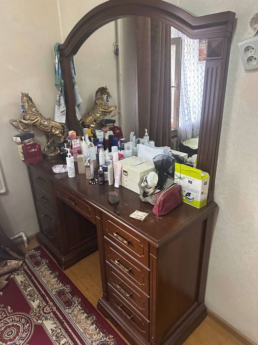 Спалный гарнитур б/у срочно сотилади.