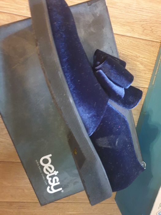 Ботинки женские  новые и б/у