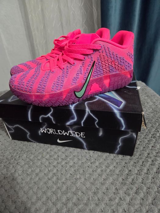 Кроссы найк розовые