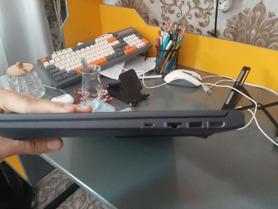 HP Victus 15-fa1xxx