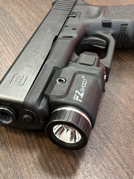 Подцевен фенер за пистолет