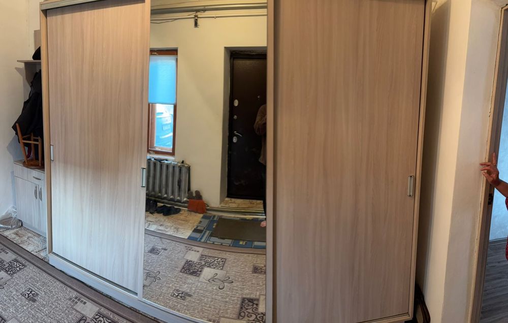 Срочно продам шкаф купе