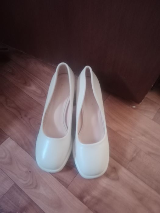 продам женский туфли
