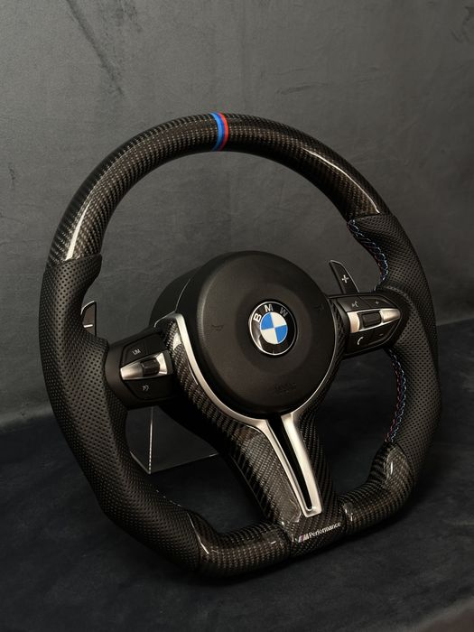 Lichidare STOC! Volan custom carbon M, compatibil cu seria 5,6,7