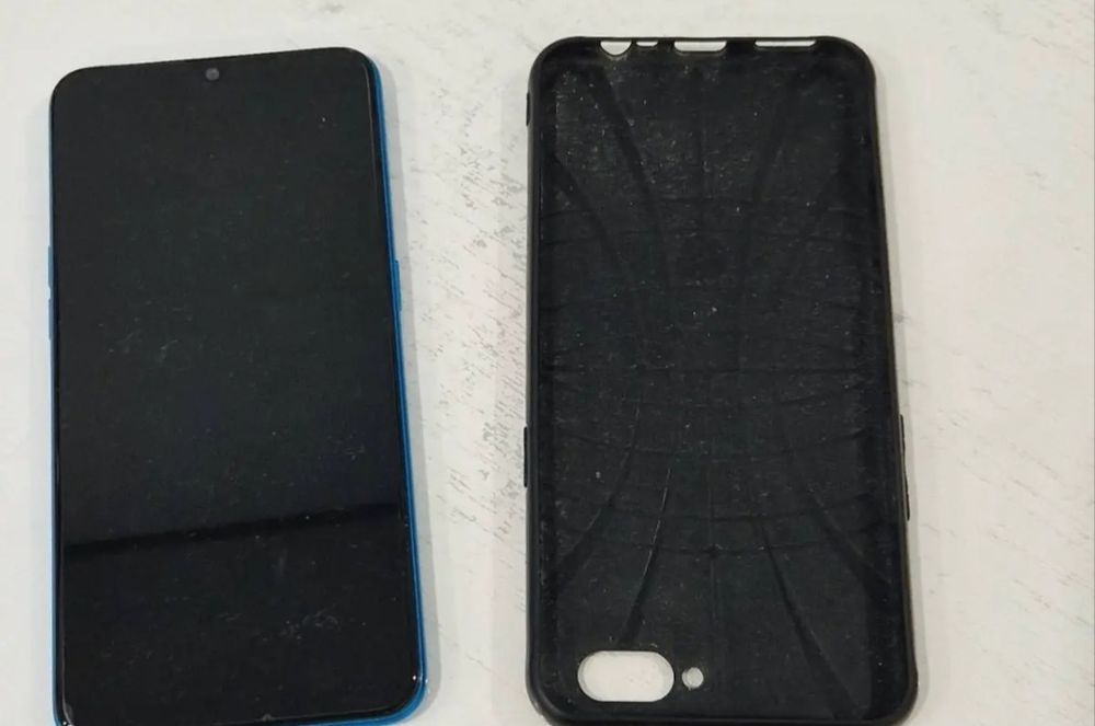 Мобильный телефон