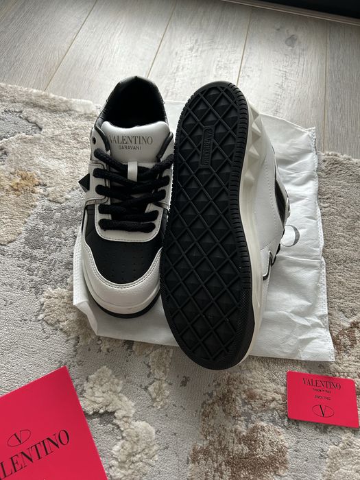 Valentino alb negru | nou cu accesorii | dust bag + card | mărime 43