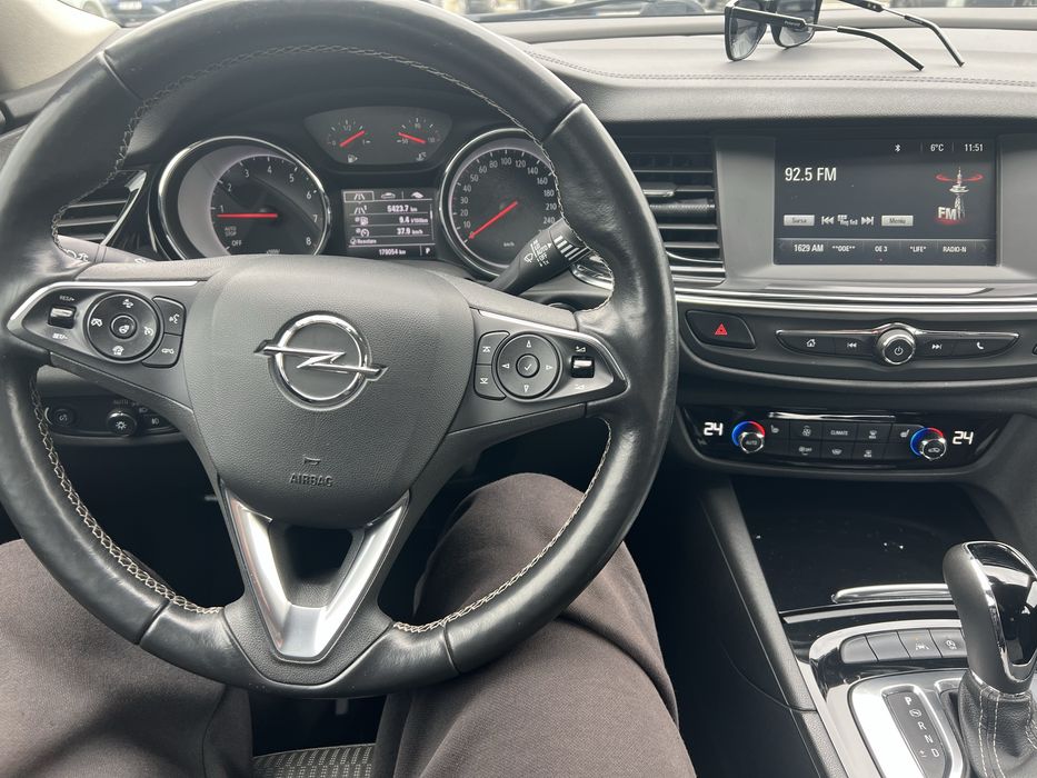 Opel Insignia Benzina